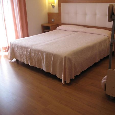 Alphotel Milano Andalo Camera foto