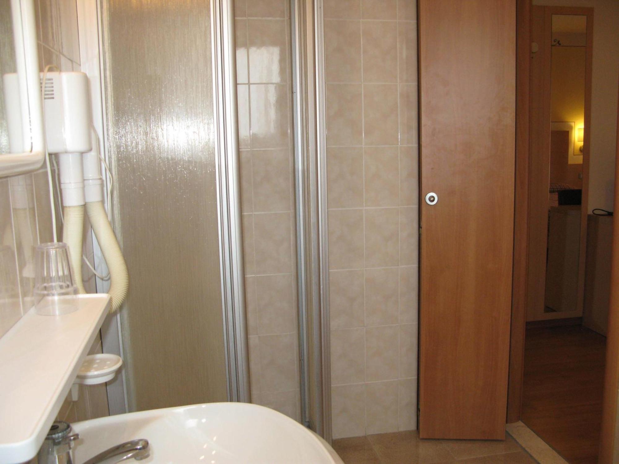 Alphotel Milano Andalo Esterno foto