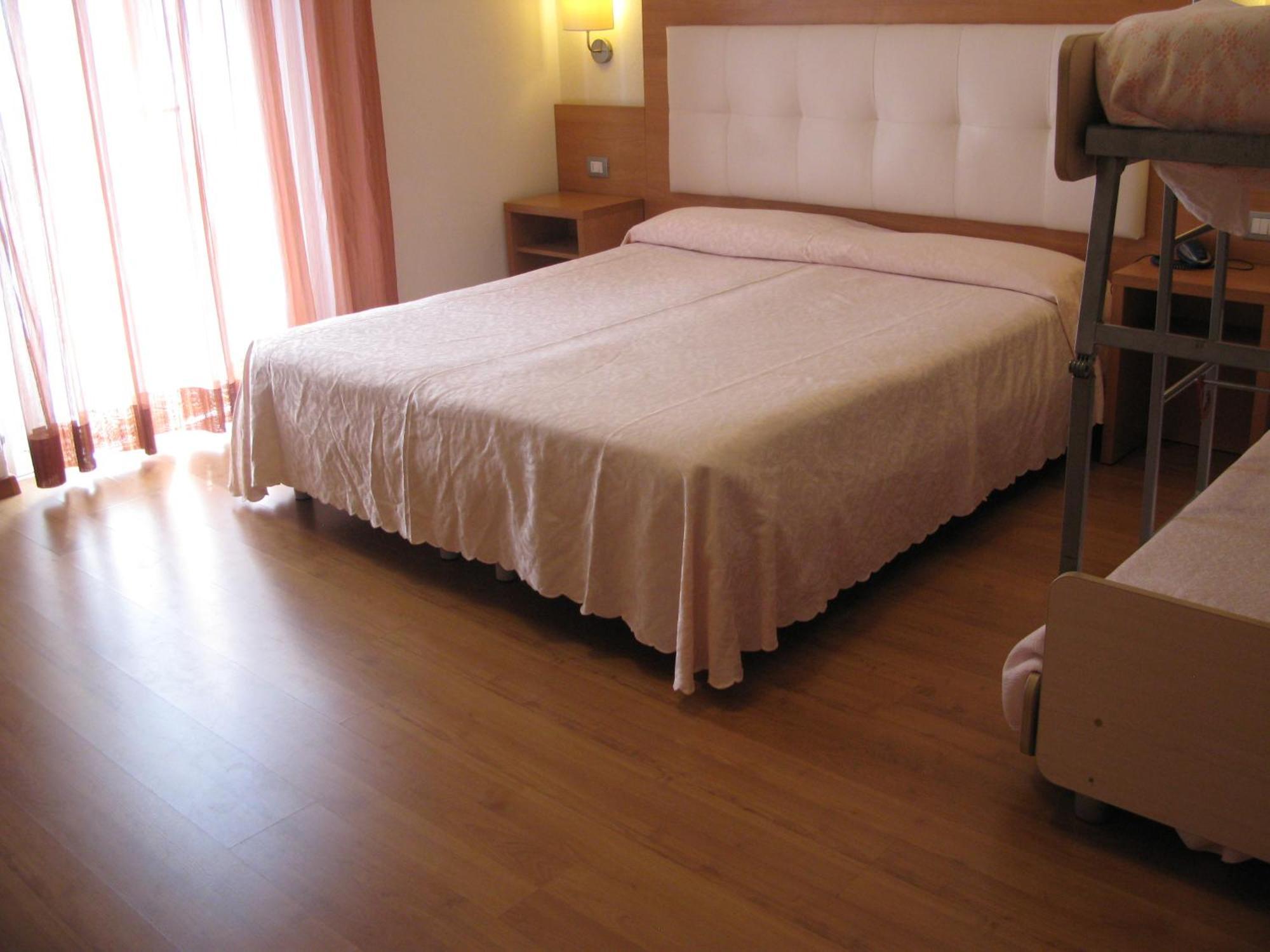 Alphotel Milano Andalo Camera foto