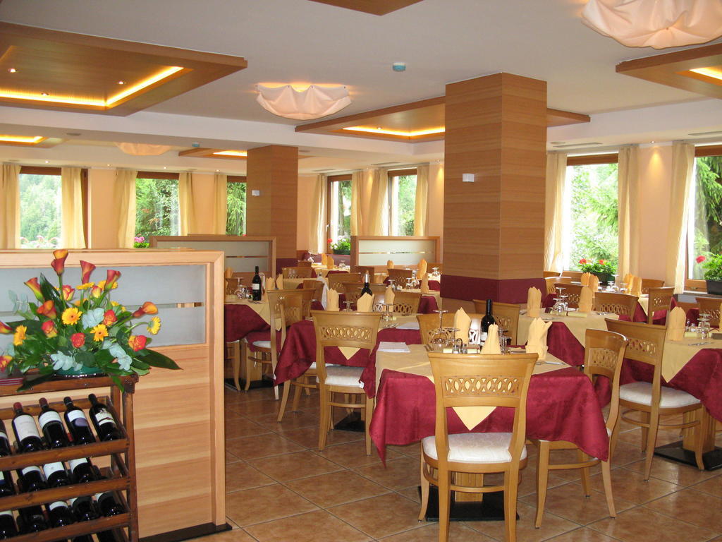 Alphotel Milano Andalo Esterno foto